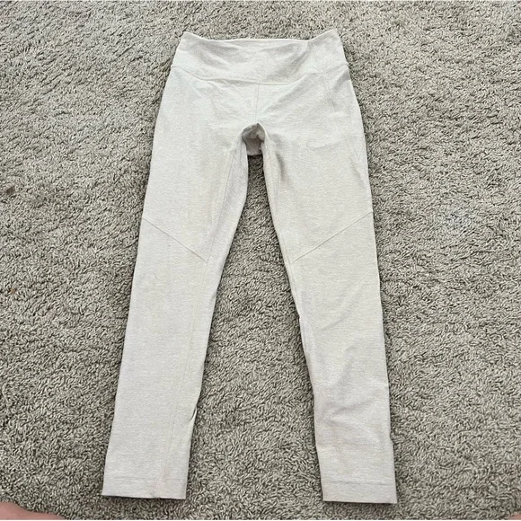 Outdoor Voices 25” Warmup Light Cream/Gray Marled Leggings - Picture 2 of 5